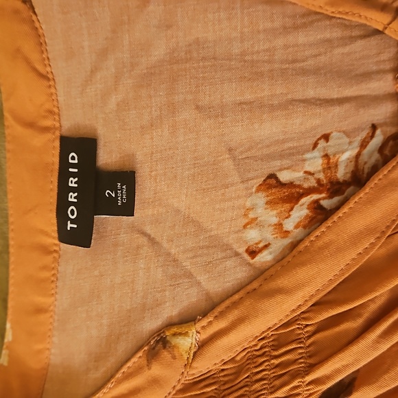 TORRID Smocked High Low Floral Knit Blouse Dusty Rose Size 2 (18/20, 2X) - Picture 4 of 4